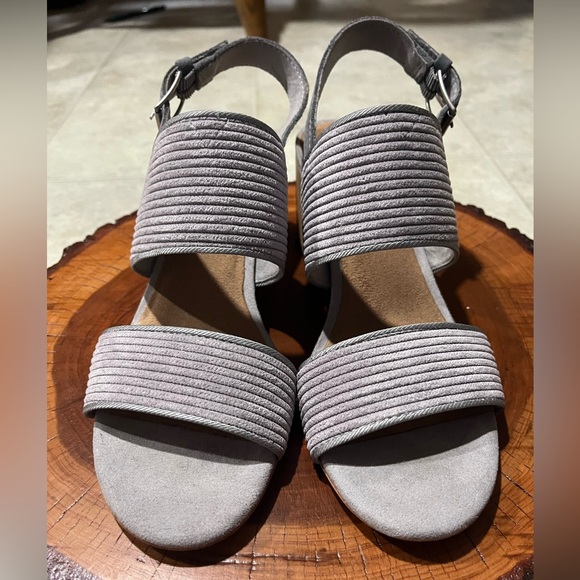 Tom’s Poppy Heel Sandal - Picture 4 of 5